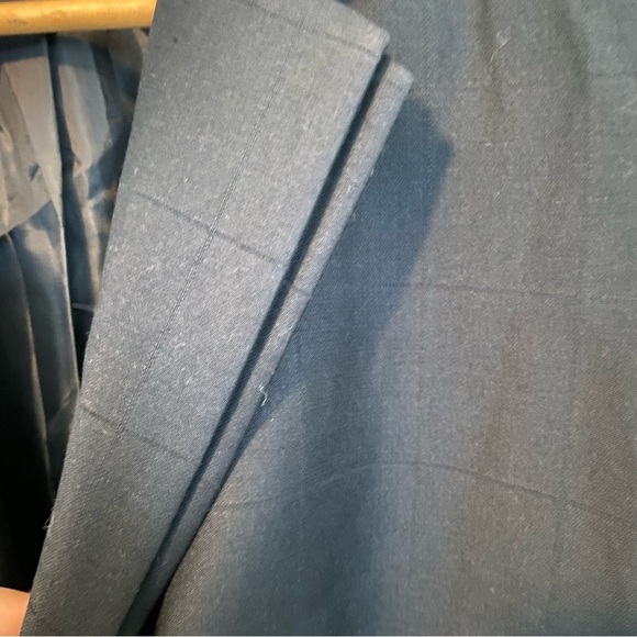 Calvin Klein Classic Black Blazer and matching pants set. - Picture 4 of 12